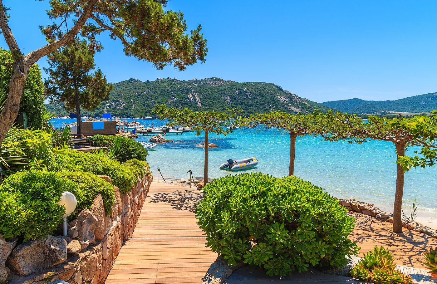 rondreis per comfort-class touringcar Met o.a. Cap Corse, Les Calanches, Ajaccio, Bonifacio, Nuoro, La Maddalena en de Costa Smeralda