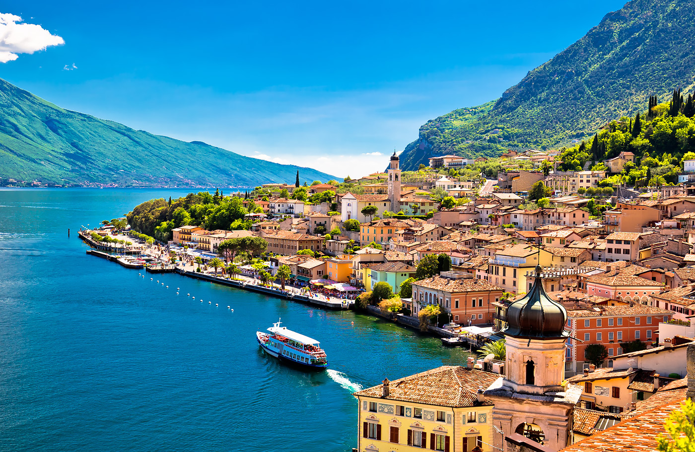 Busreis Zuid-Tirol met het Gardameer, Malcésine, Bassano del Grappa, Padua, Merano, Trento en Innsbruck. Maaskant Reizen, Noord-Italië, Comfort-class touringcar
