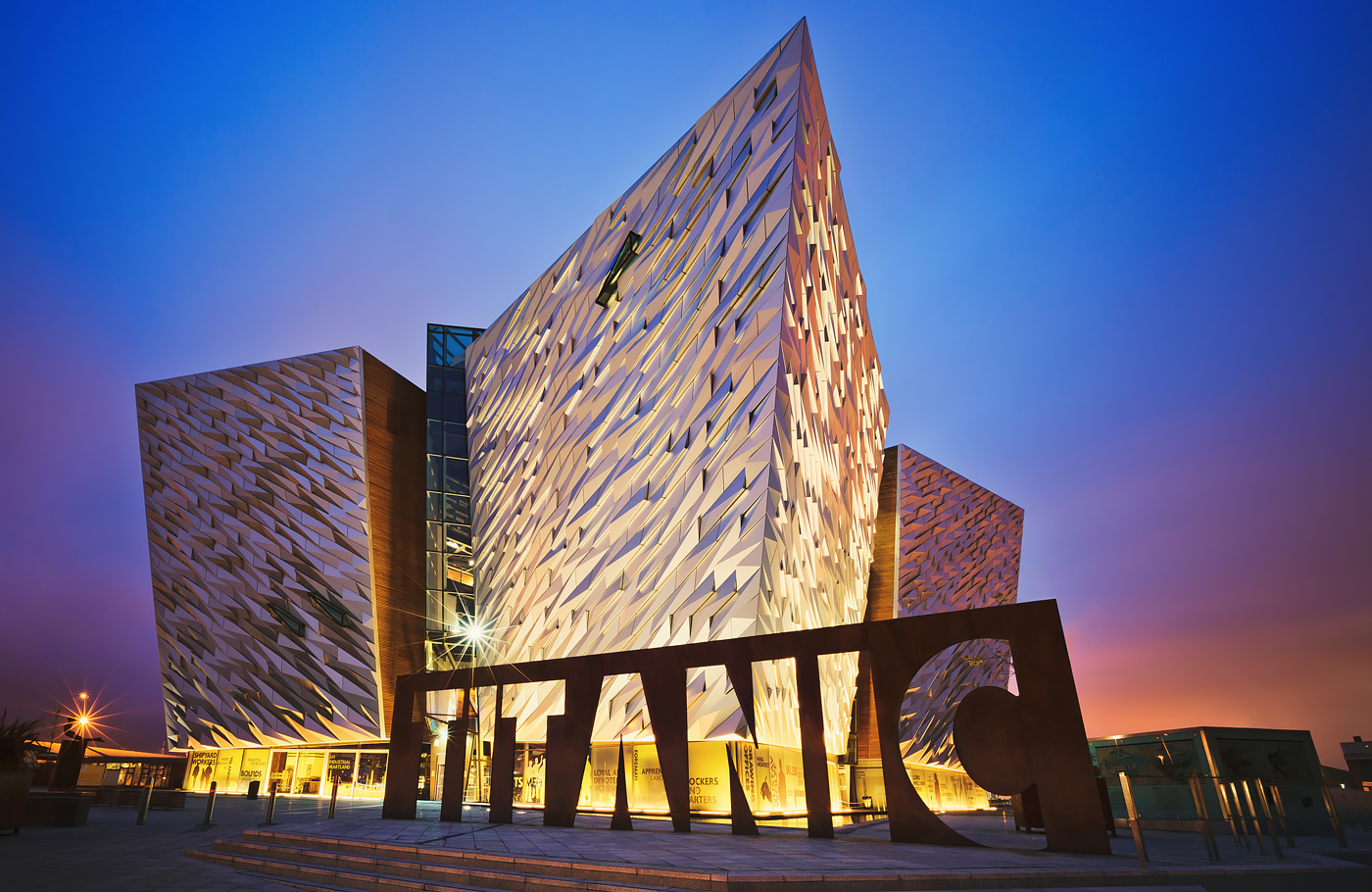 Met Maaskant Reizen maakt u de trip Prachtige Ierse Kusten Busreis Ierland met o.a. Belfast, Titanic-Belfast, Dublin, Giant’s Causeway, Ring of Kerry en Cliffs of Moher.