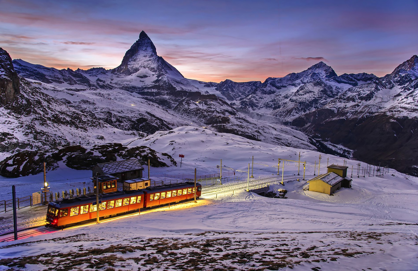 Per comfort-class touringcar van Maaskant Reizen naar Winters Zwitserland per bus en trein Busreis Zwitserland met treinreis over het Glacier Traject en excursies naar Appenzell, Werdenberg, Davos en Klosters