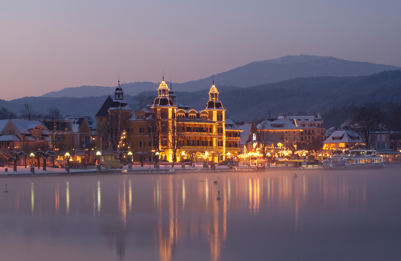 Met Maaskant Reizen per comfort-class touringcar op een mooie Kerstreis Oostenrijk met Karinthië, Klagenfurt, Salzburg, Weissensee en Heiligenblut