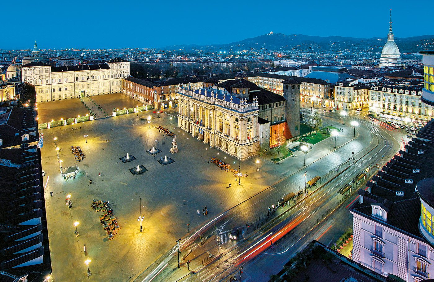 Busreis per comfort-class touringcar naar Noord-Italië Met o.a. Milaan, Turijn, Ricetta di Candela, Oropa en Ivrea
