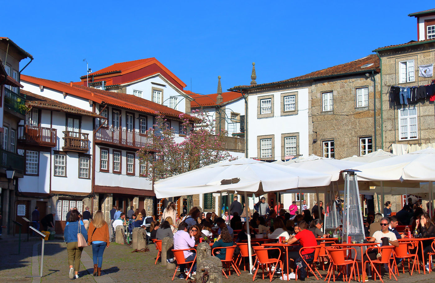 Met Maaskant Reizen per comfort-class touringcar maken we de Rondreis de pracht van Portugal Met o.a. Porto, Braga, Guimaraes, Coïmbra, Conimbriga, Fatima en Lissabon