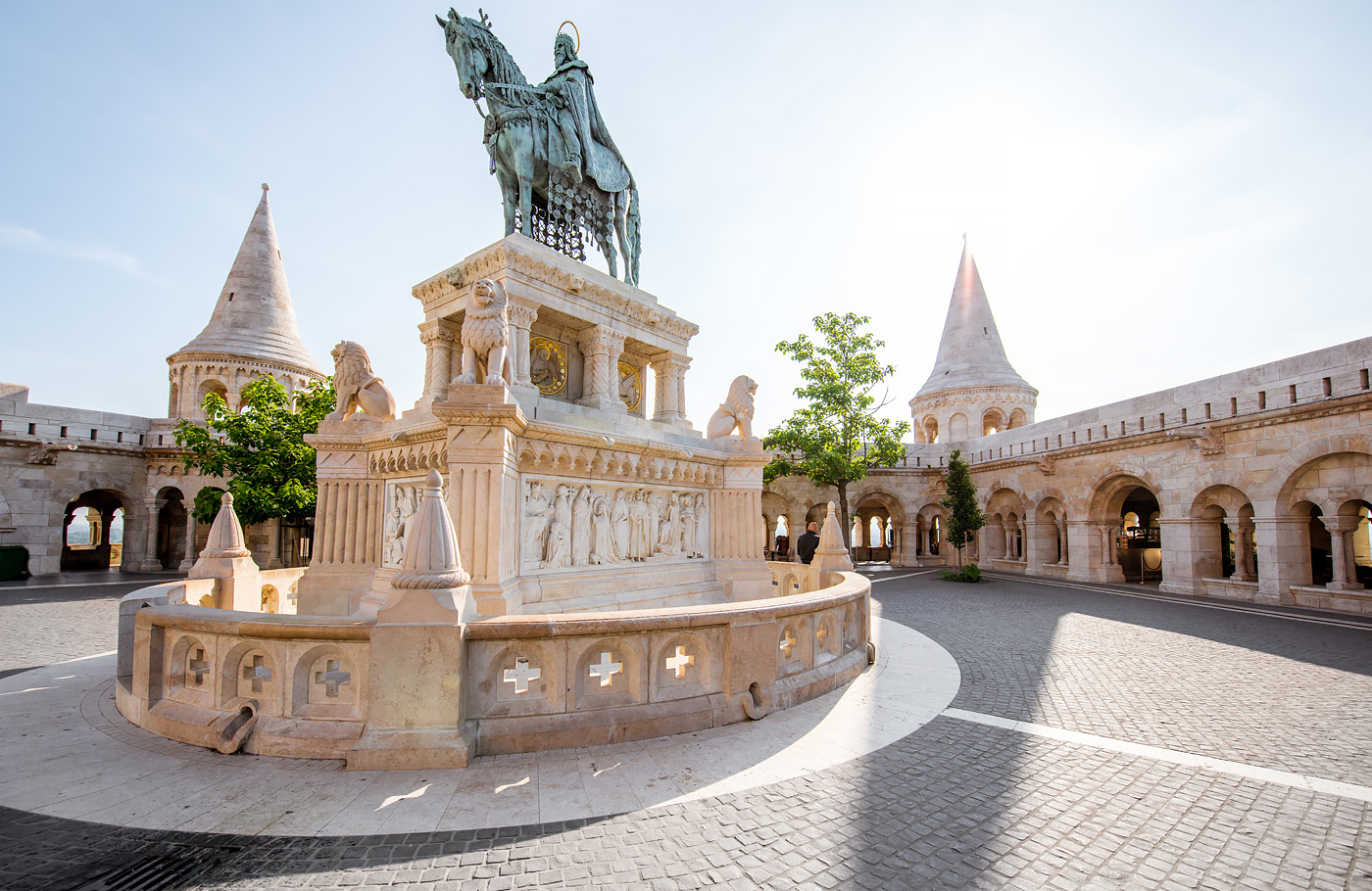 Met Maaskant Reizen, per comfort-class touringcar naar Betoverend Boedapest Met o.a. Boedapest, Donauknie, Szentendre en Kasteel Gödöllö