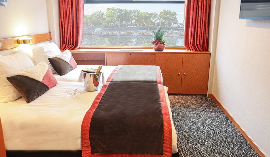 B0FRCS_Seine_Cruise_003.jpg