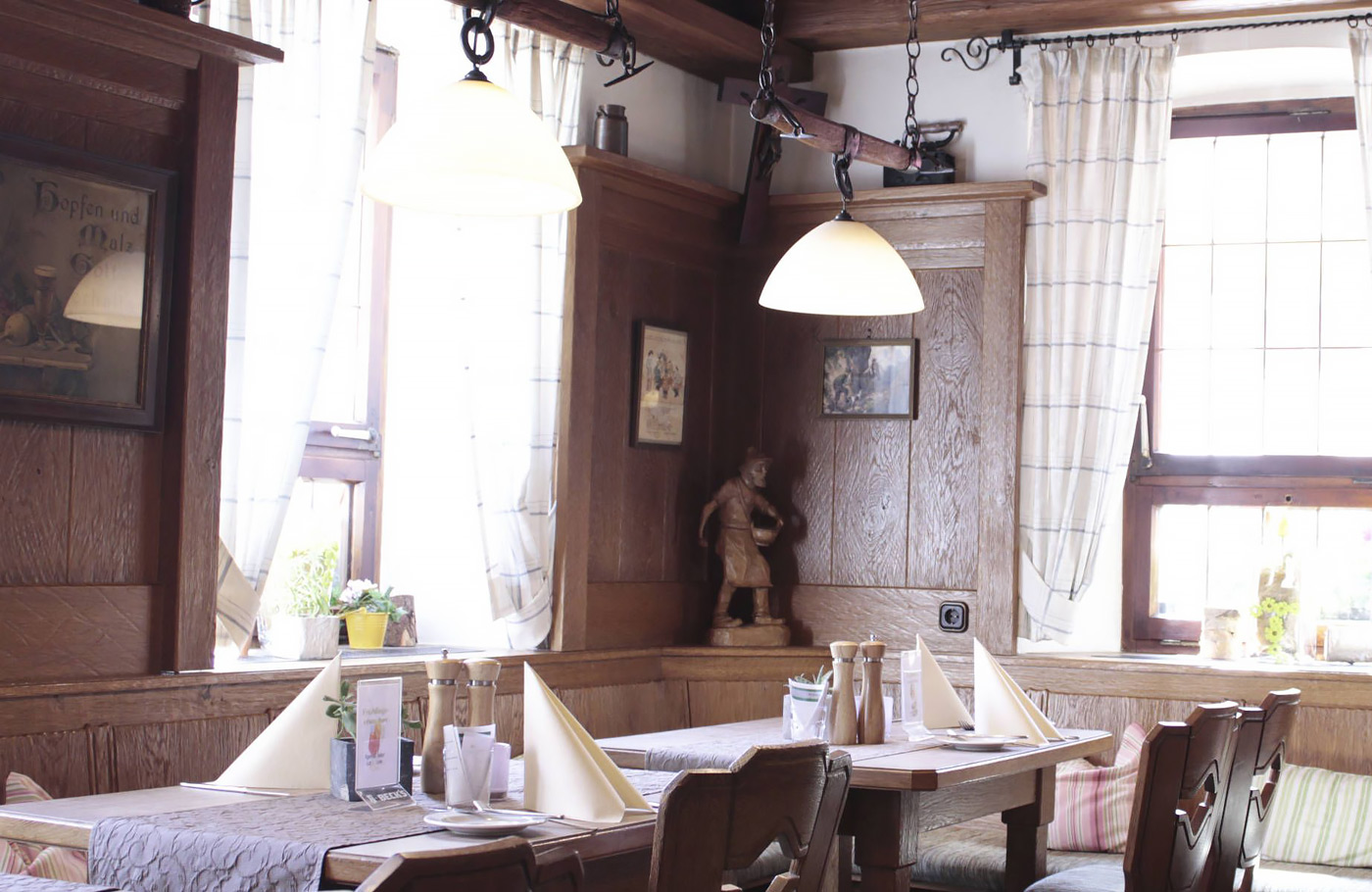 Busreis per comfort-class touringcar naar Beieren, de Romantische Straße Met o.a. Lohr am Main, Würzburg, Veitshöchheim, Bamberg, Rothenburg ob der Tauber en Dinkelsbühl