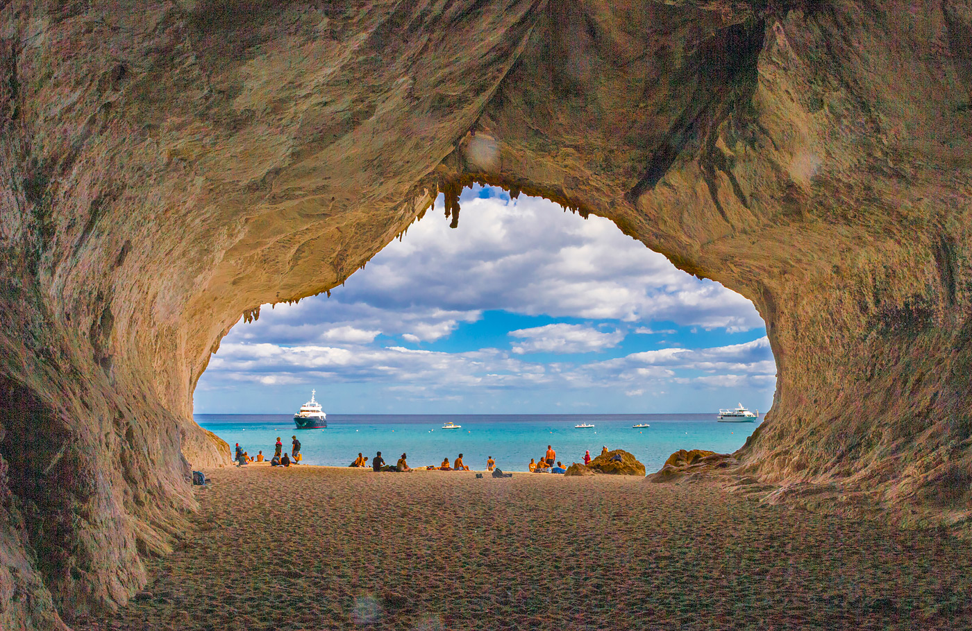 rondreis per comfort-class touringcar Met o.a. Cap Corse, Les Calanches, Ajaccio, Bonifacio, Nuoro, La Maddalena en de Costa Smeralda