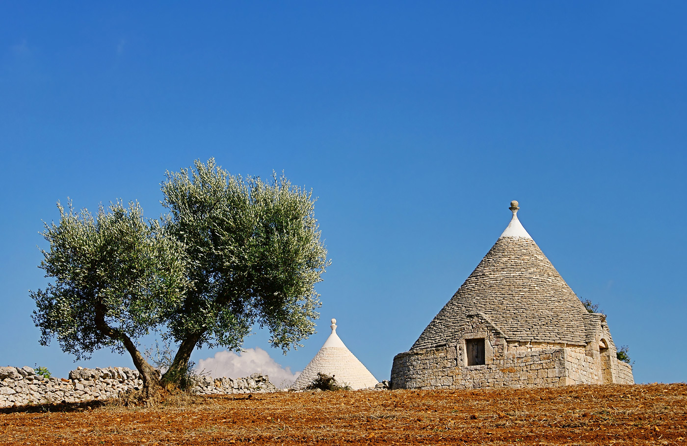 Rondreis Apulië, Maaskant Reizen, rondreis per luxe comfort-class touringcar we bezoeken o.a. Lecce, Alberobello, Cisternino, Monopoli, Polignano, Matera en Bari.