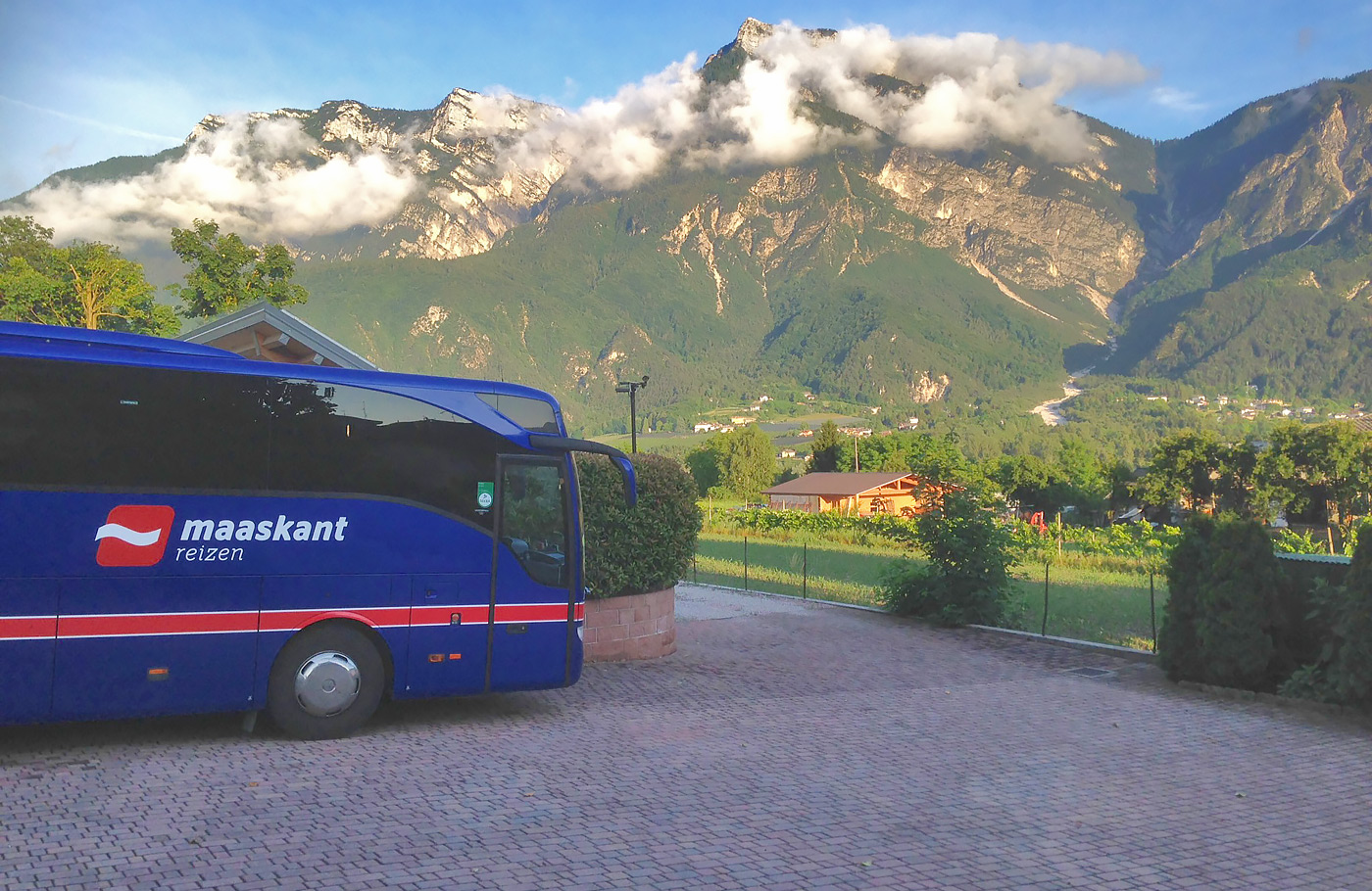 Busreis Zuid-Tirol met het Gardameer, Malcésine, Bassano del Grappa, Padua, Merano, Trento en Innsbruck. Maaskant Reizen, Noord-Italië, Comfort-class touringcar