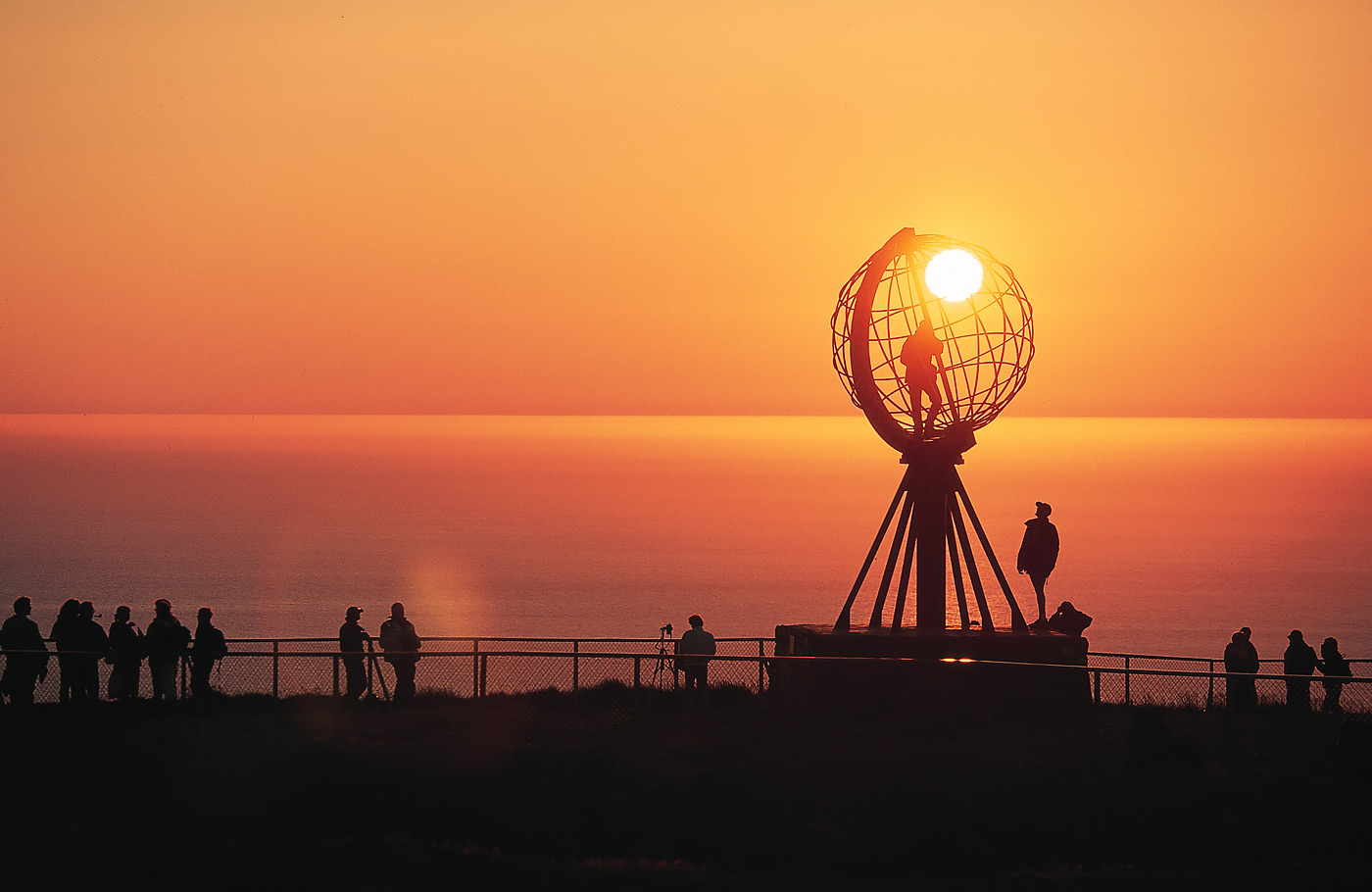 Busrondreis per comfort-class touringcar door Scandinavië met o.a. Noordkaap en Lofoten Met o.a. Stockholm, Poolcirkelcentrum, Santa Claus Village en Lapland.