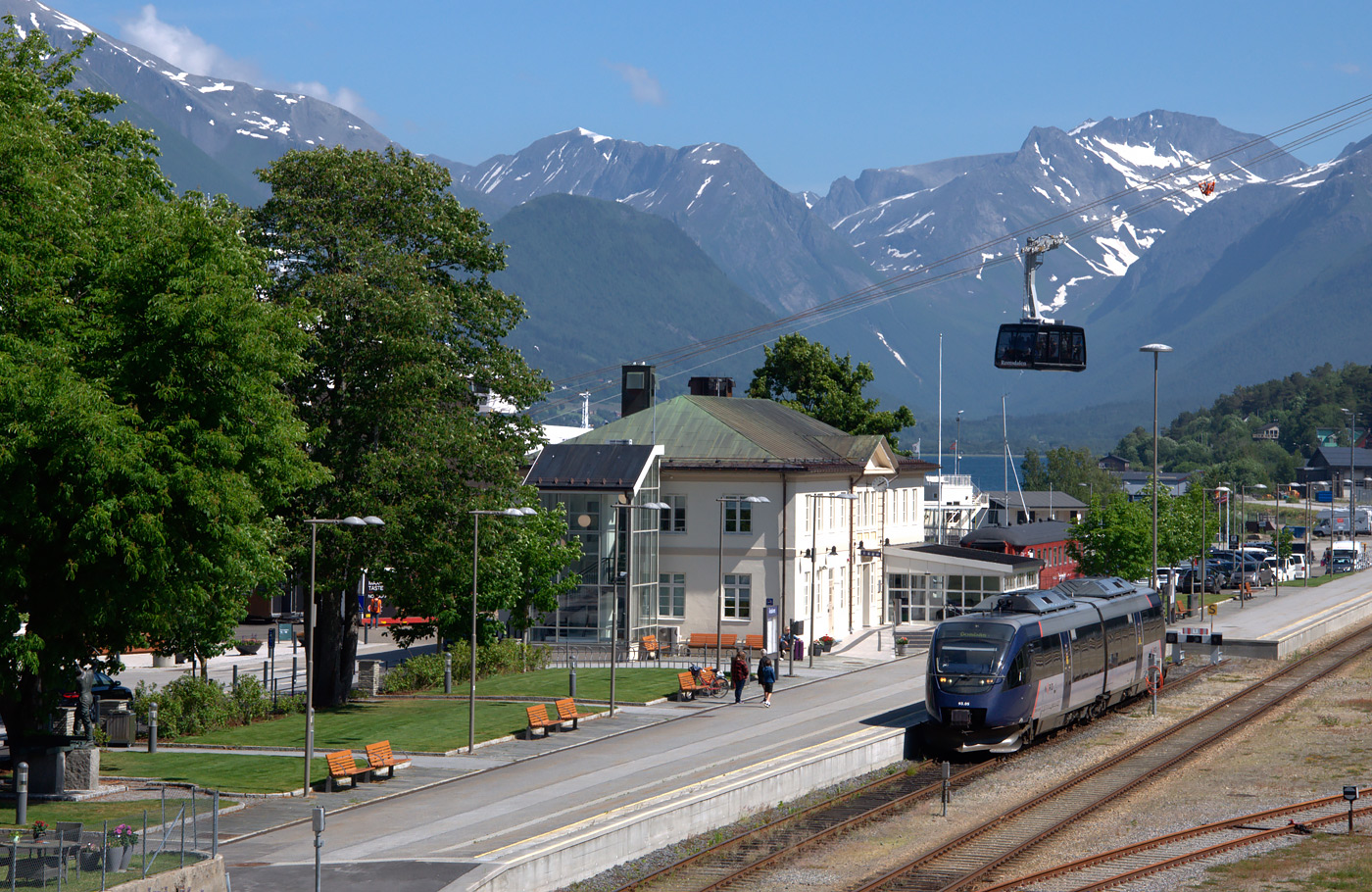 Maaskant Reizen, rondreis Noorwegen per bus, boot en trein Met o.a. Bergen, Geirangerfjord, Trollstigen en twee prachtige treintrajecten!