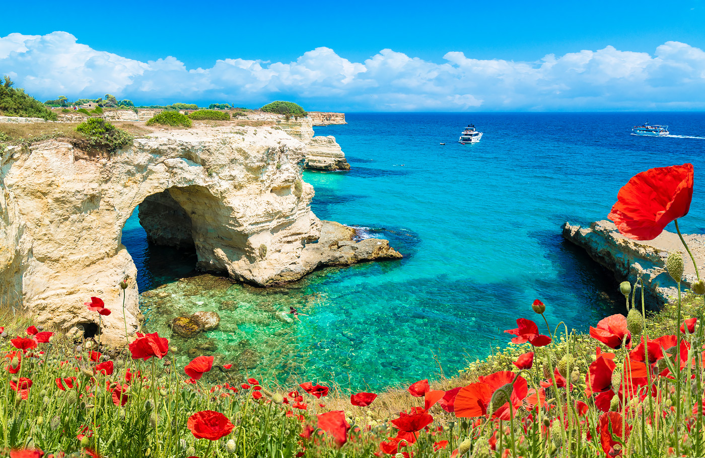 Rondreis Apulië, Maaskant Reizen, rondreis per luxe comfort-class touringcar we bezoeken o.a. Lecce, Alberobello, Cisternino, Monopoli, Polignano, Matera en Bari.