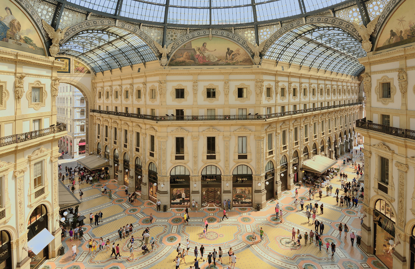 Busreis per comfort-class touringcar naar Noord-Italië Met o.a. Milaan, Turijn, Ricetta di Candela, Oropa en Ivrea