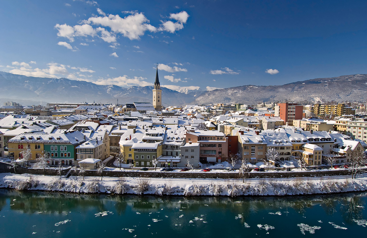 Met Maaskant Reizen per comfort-class touringcar op een mooie Kerstreis Oostenrijk met Karinthië, Klagenfurt, Salzburg, Weissensee en Heiligenblut