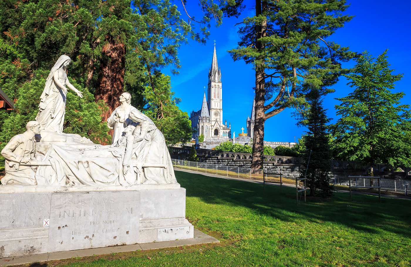 7-daagse comfort-class Busreis Lourdes met stadswandeling in Lourdes, internationale mis & middagtocht Pyreneeën!