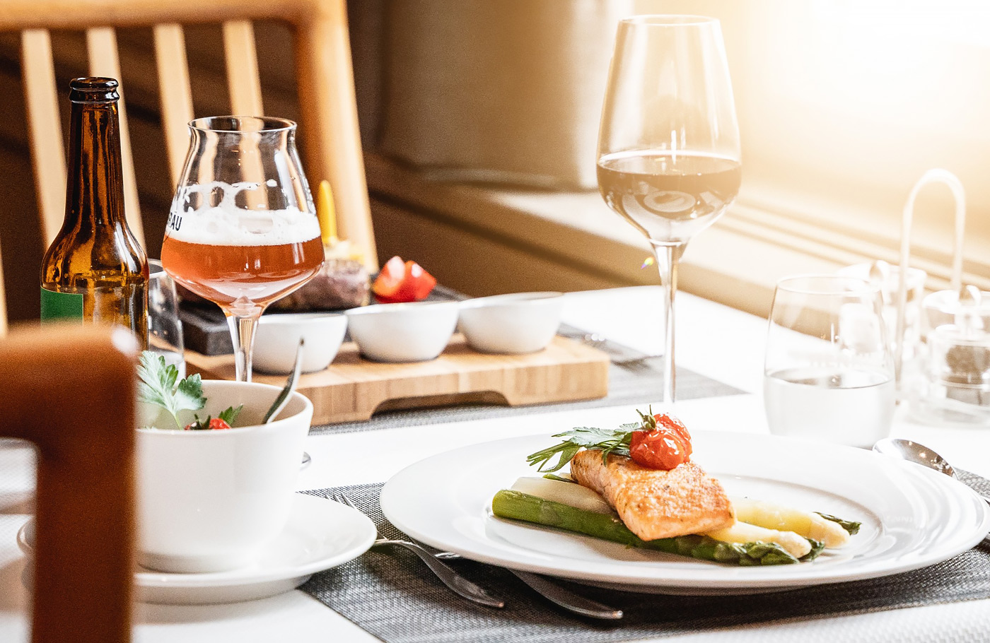 Per comfort-class touringcar van Maaskant Reizen naar Winters Zwitserland per bus en trein Busreis Zwitserland met treinreis over het Glacier Traject en excursies naar Appenzell, Werdenberg, Davos en Klosters