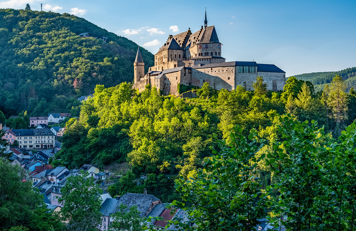 5-daagse reis per comfort-class touringcar naar Clervaux in Luxemburg, Met o.a. Vianden, Echternach, het Müllerthal en Luxemburg Stad