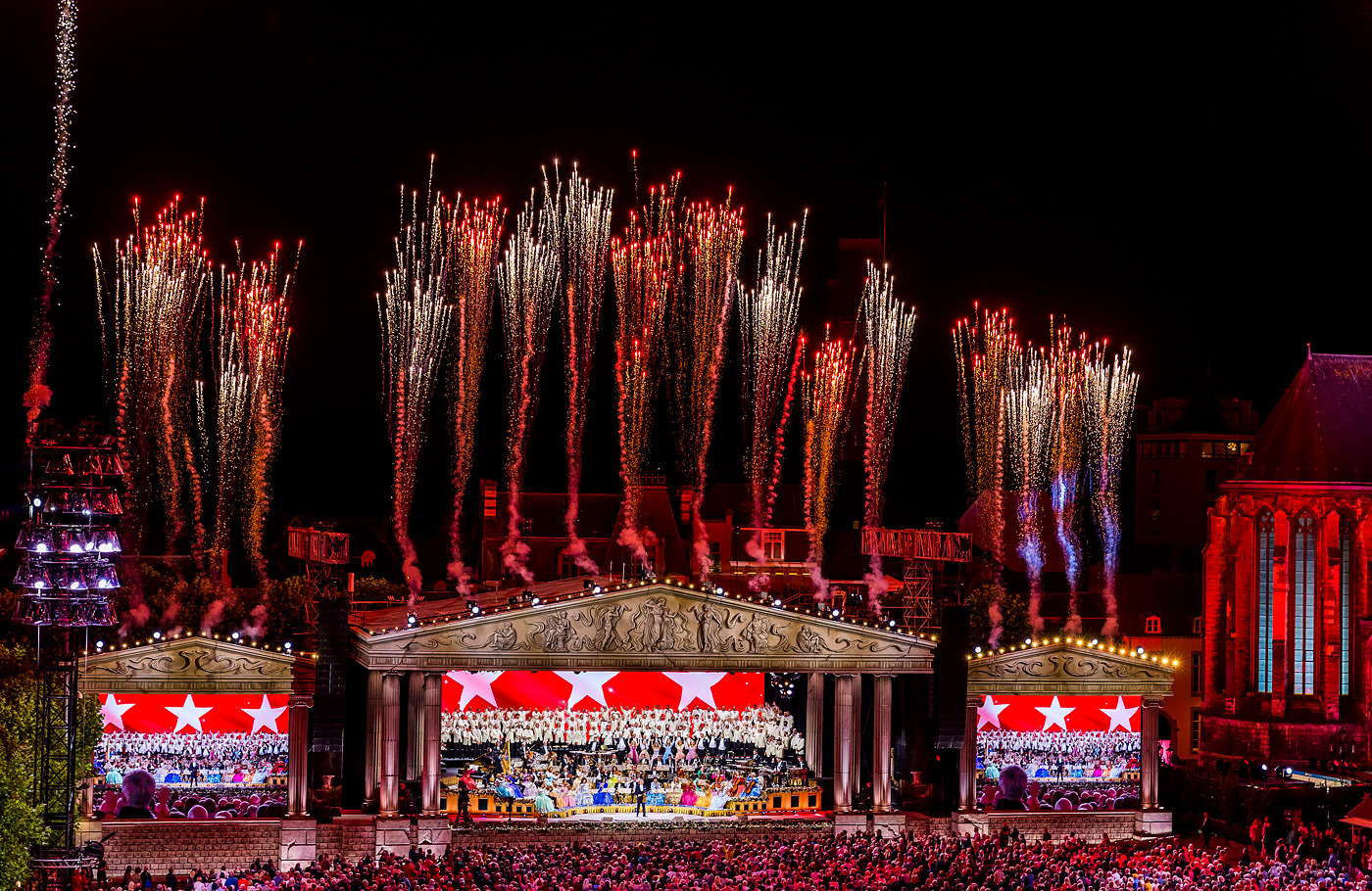 André Rieu op het vrijthof, pleinarrangement van Maaskant Reizen met zitplaats op het Vrijthof en reis per tourist-class touringcar