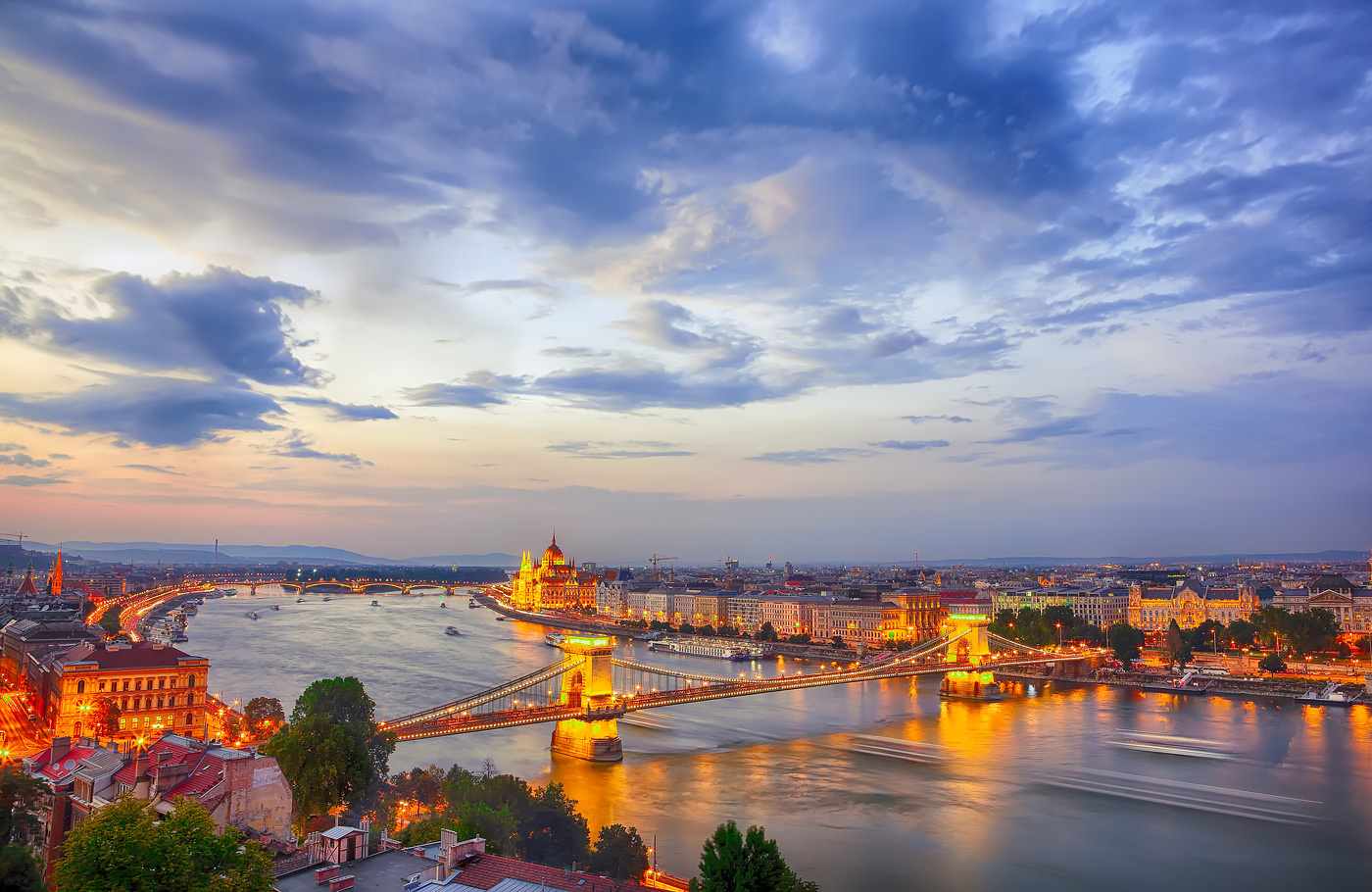 Met Maaskant Reizen, per comfort-class touringcar naar Betoverend Boedapest Met o.a. Boedapest, Donauknie, Szentendre en Kasteel Gödöllö