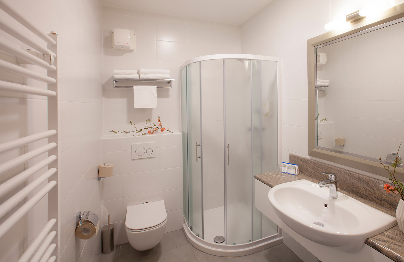 Excursiereis van Maaskant Reizen, per comfort-class touringcar Het meer van Bohinj & Sloveense Alpen Met o.a. Ljubljana, Postojna, Sloveense Alpen, Bled, Wörthersee en Klagenfurt