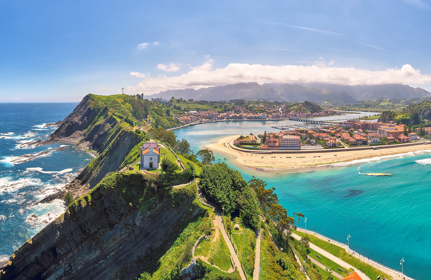 Met Maaskant Reizen per comfort-class touringcar naar Asturië, Cantabrië en Galicië Met o.a. Bilbao, Picos de Europa, Oviedo, Santiago de Compostela, León, Burgos en San Sebastian.