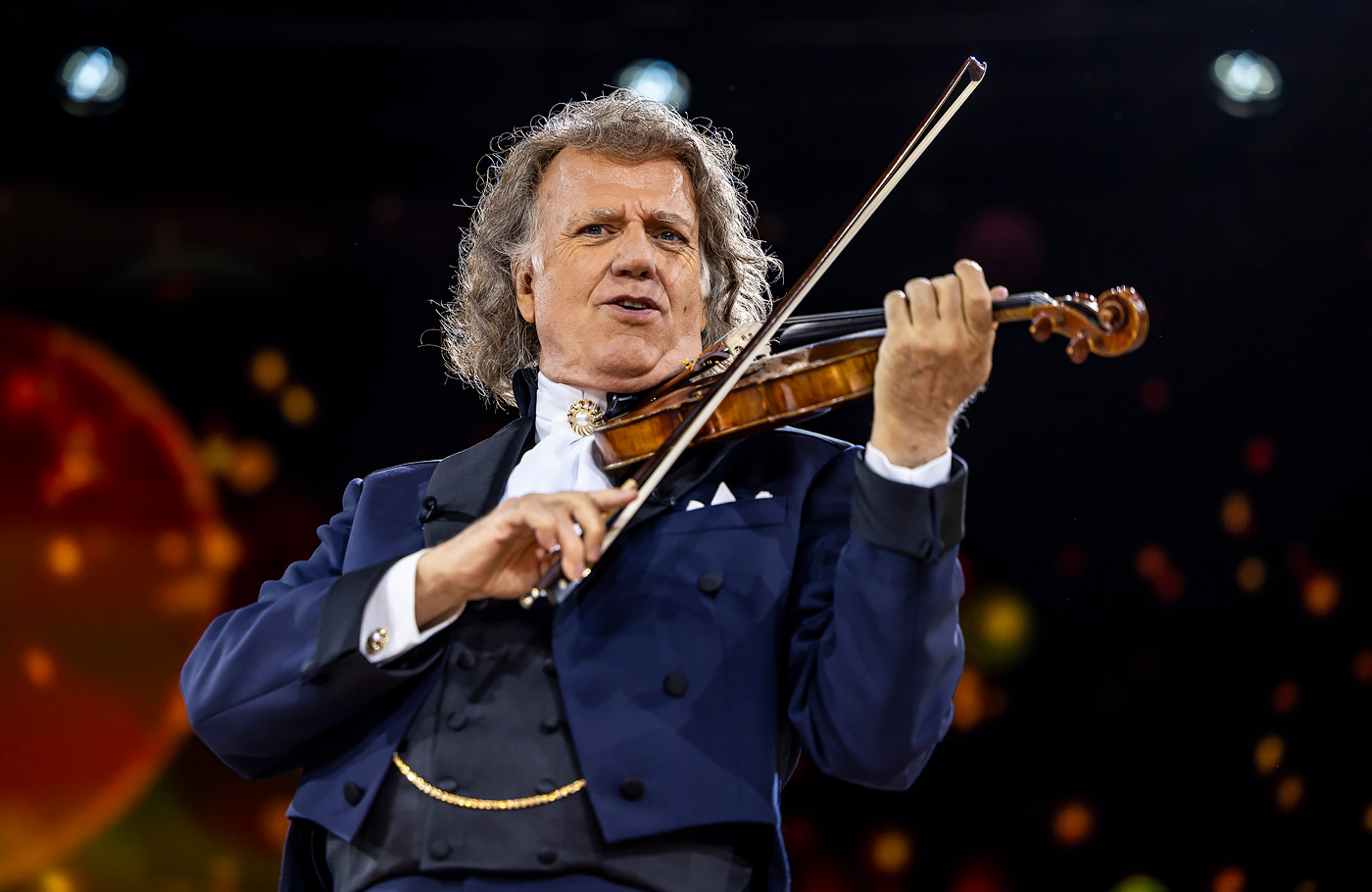 André Rieu op het vrijthof, terrasarrangement van Maaskant Reizen met diner en reis per tourist-class touringcar