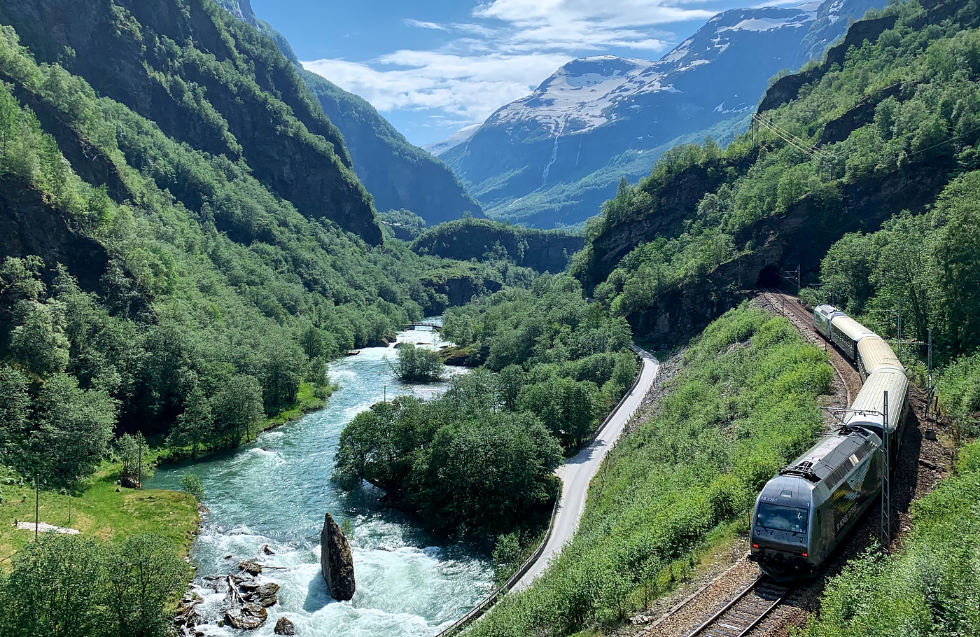 Maaskant Reizen, rondreis Noorwegen per bus, boot en trein Met o.a. Bergen, Geirangerfjord, Trollstigen en twee prachtige treintrajecten!