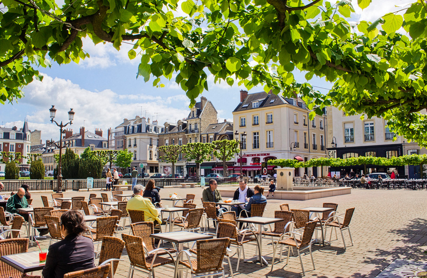 5-daagse reis per comfort-class touringcar van Maaskant Reizen; De Smaak van de Champagne Met o.a. Reims, Metz en Epernay