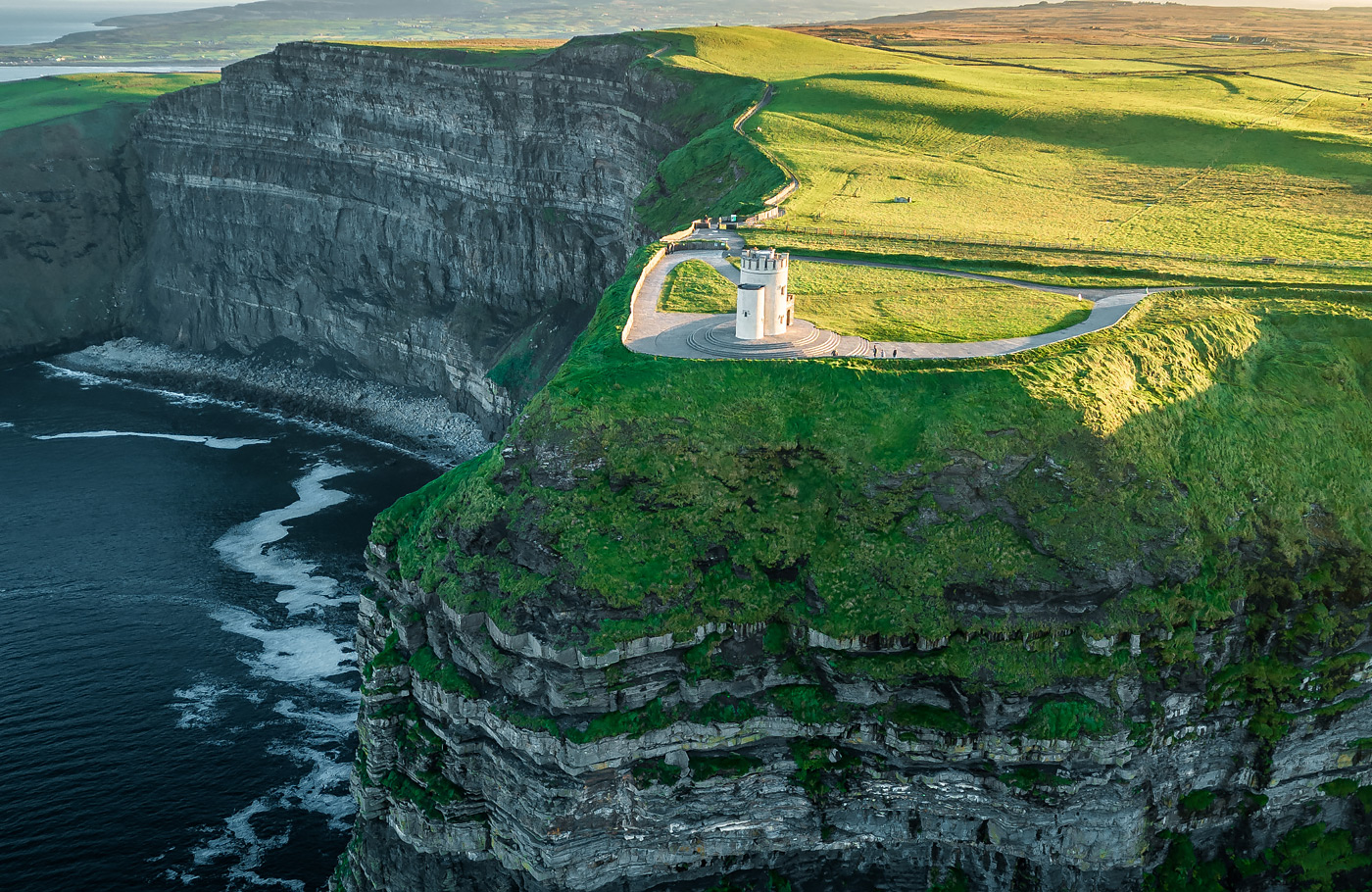Met Maaskant Reizen maakt u de trip Prachtige Ierse Kusten Busreis Ierland met o.a. Belfast, Titanic-Belfast, Dublin, Giant’s Causeway, Ring of Kerry en Cliffs of Moher.