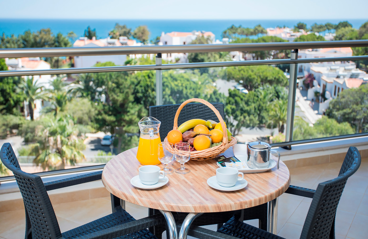 Busreis per comfort-class touringcar naar de Algarve met 2-weken verblijf in Albufeira in 4-sterren aparthotel Alfagar Alto da Colina Aparthotel