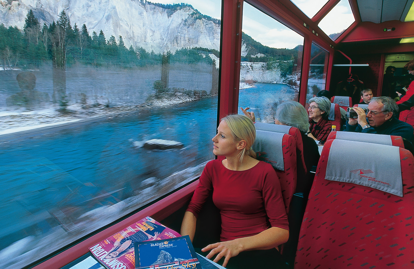 Per comfort-class touringcar van Maaskant Reizen naar Hoogtepunten van Zwitserland, 12 daagse ultieme rondreis  Met o.a. 3 treinreizen, Grindelwald, Zermatt, Davos, Chur, Lago Maggiore en Zürich