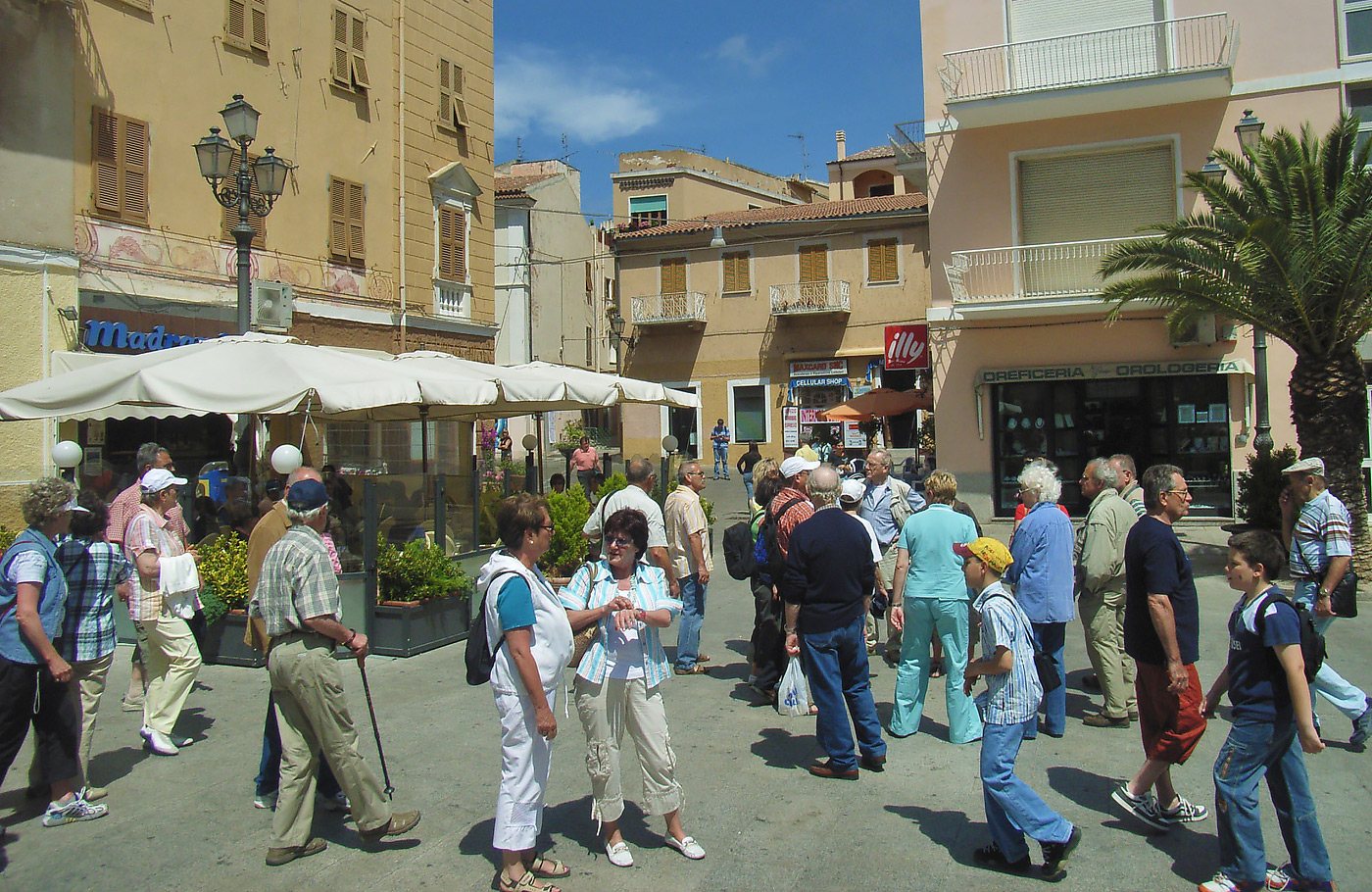 Reis per comfort-class touringcar, compleet verzorgd, Maaskant Reizen Met o.a. Montecassiono, Pompeï, Napels, Sorrento, Maiori en de Amalfikust