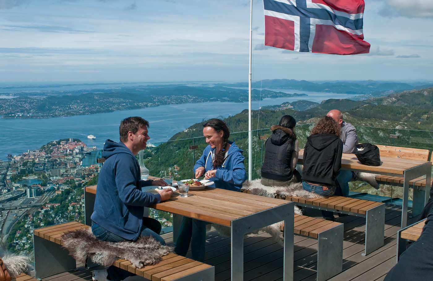 Maaskant Reizen, rondreis Noorwegen per bus, boot en trein Met o.a. Bergen, Geirangerfjord, Trollstigen en twee prachtige treintrajecten!